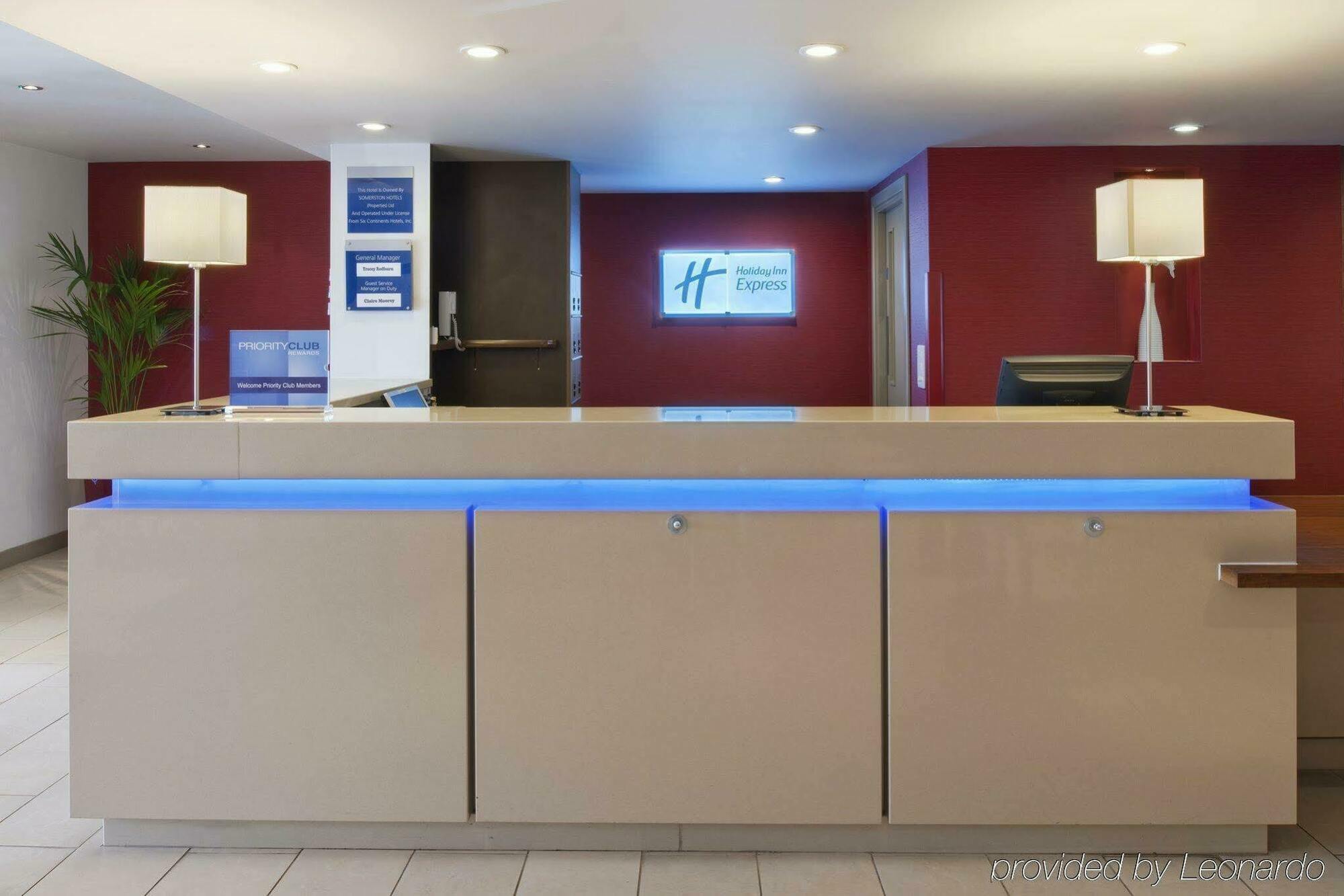Holiday Inn Express East Midlands Airport By Ihg Castle Donington Interior photo